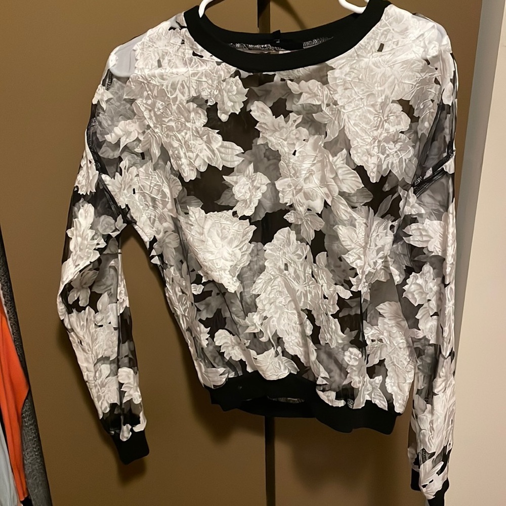 Mesh black and white flower patterned long sleeve blouse